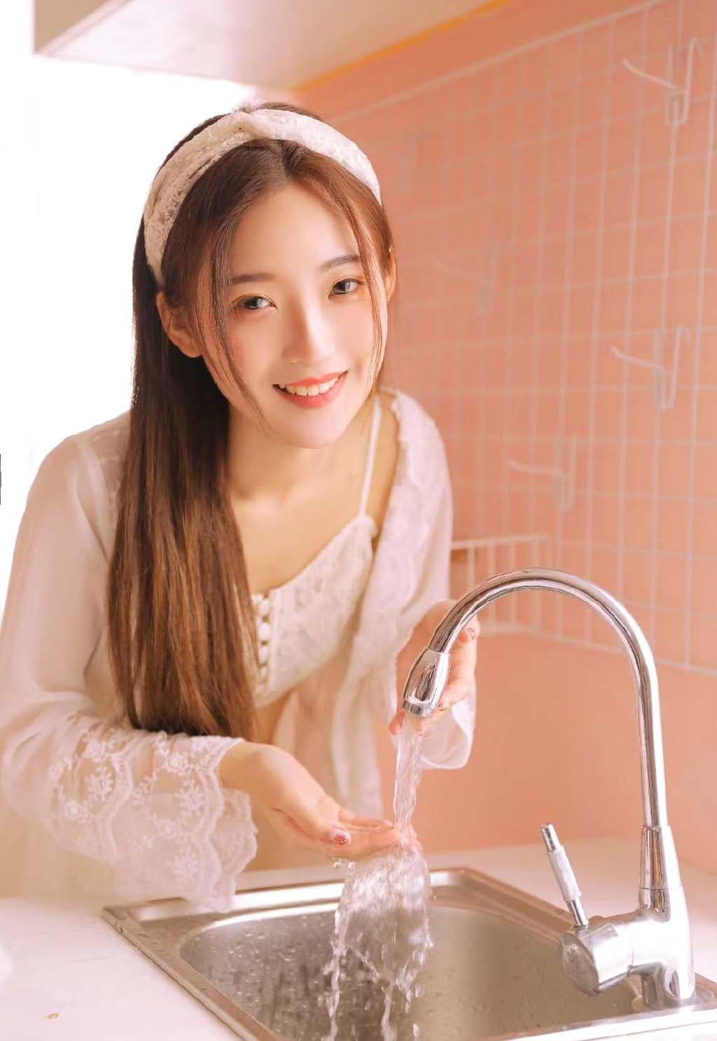 电视下半屏黑屏