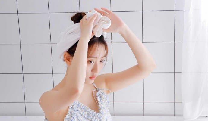 液晶电视开一会就黑屏