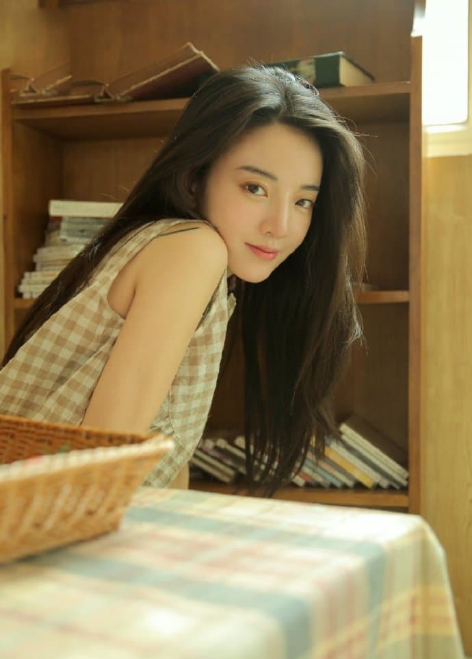 电磁炉图片偕振电容