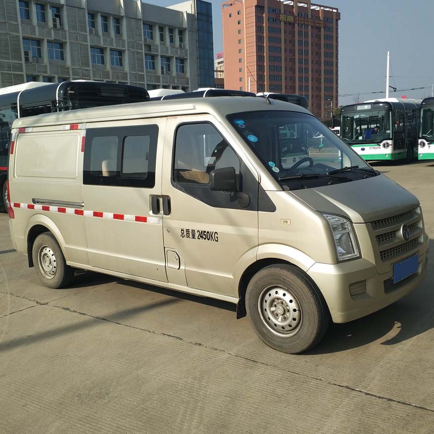 tcl电视开机屏幕很暗